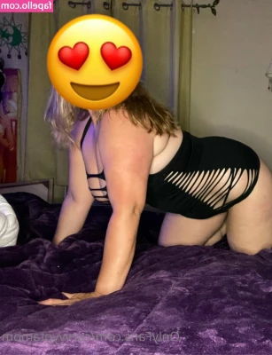 curvvyptamom - more! booty! jiggles!
