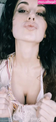 maddiesohot - It s almost valentines day  Can I be your Valentines