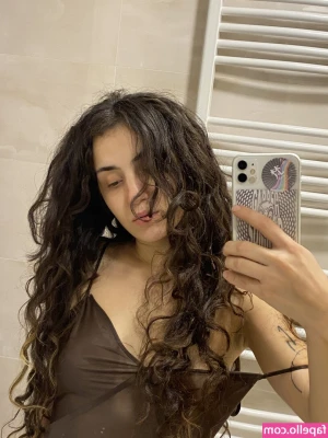 ulanakisska - I wish you was here sucking the meat off the bone of my pussy
