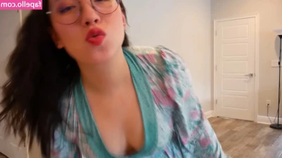 JubileeWhispers Asmr [ jubileewhispers-asmr ] - currently finishing up editing this milk pour vid! here’s a clip