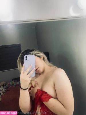 karina.looopez [ karina-looopez ] - Do you want to see my pussy? dm 😈😈
