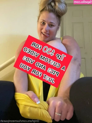 Luvmeonlysarah - No clothes at home! 😏