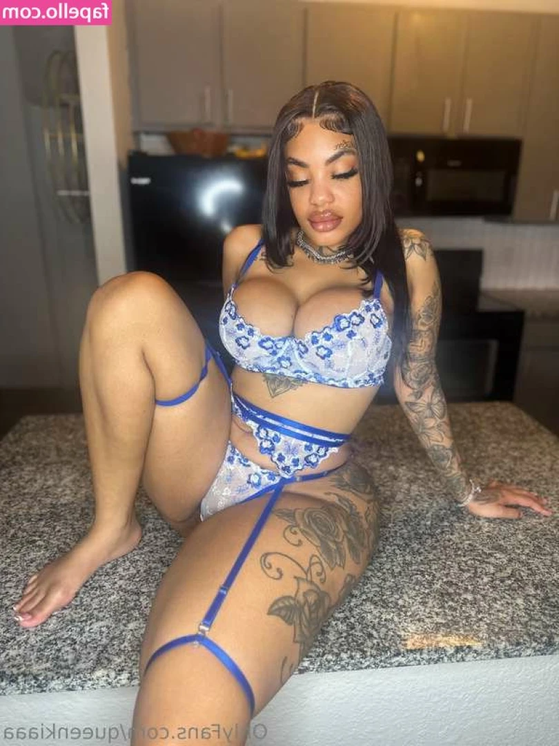 Queen Kiaa [ queen-kiaa ] - i need a cock urgently 🥵