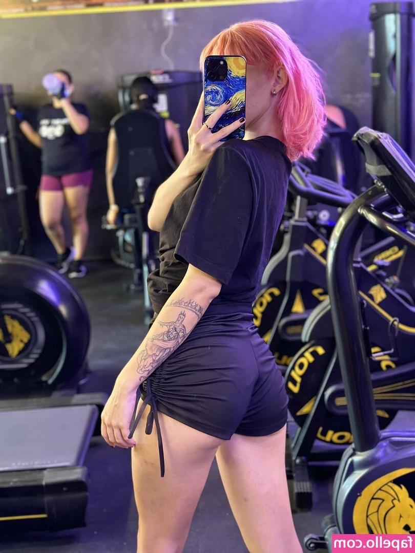 Lulu Witox [ lulu-witox ] - like every single one of my posts for a surprise in ur dms