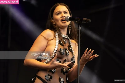 Sabrina Claudio [ sabrina-claudio ] - *** PREVIEW PUMPING TITS INSTEAD OF COCK *** Hi everyone 😘! I got