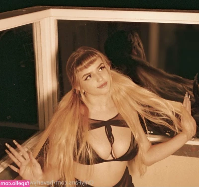 beverlywesternfree - What would like to see with hands that big  or what would you do with