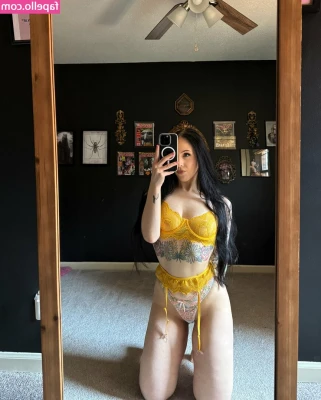 NotSoGray - STOP SCROLLING  alinaboobsShe s waiting for you  alinaboobsJoin this