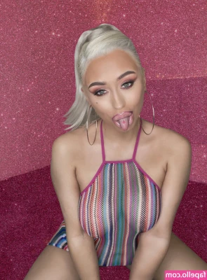 Bimbobrookelle - Tip me money so I can get myself a little special something for my