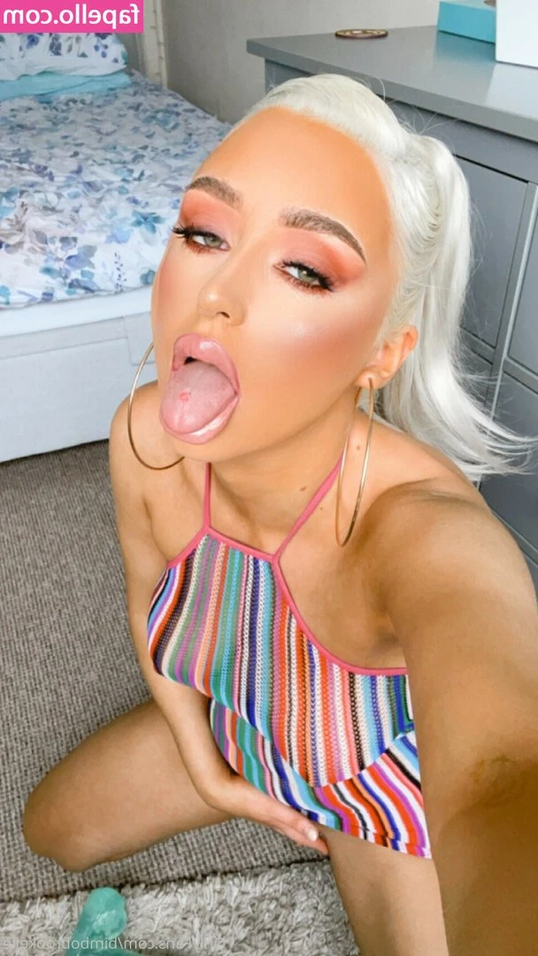 Bimbobrookelle - Happy Monday to everyone 😘😘😘