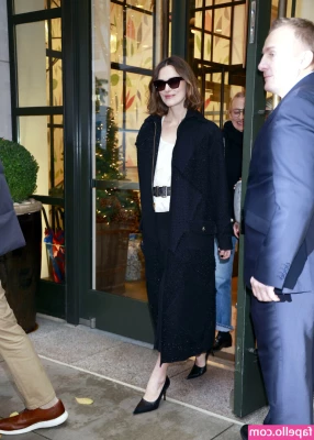 Keira Knightley [ keira-knightley ] - We know you want to see what hangs between my legs  More than you