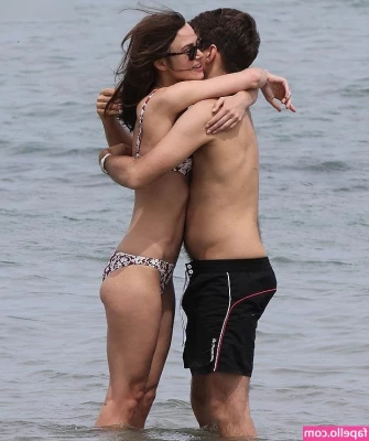Keira Knightley [ keira-knightley ] - I ve been having way to much fun this summer  Miss you all      I