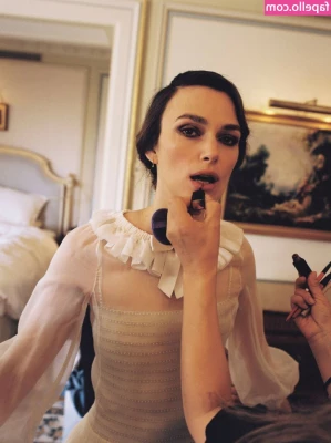 Keira Knightley [ keira-knightley ] - In this one it definitely looks bigger than it is, I think…😉