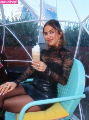 kaitlynbristowe - Hot girls rule. Losers drool.