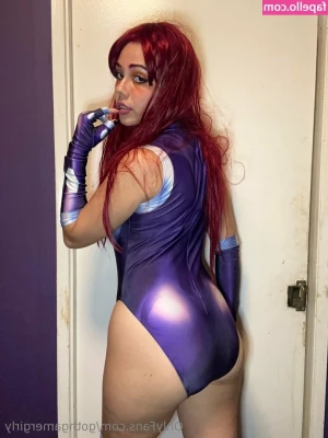 Witchygamergirl - Giving my neighbors a show.😈