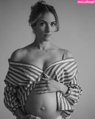 Julie Nolke [ julie-nolke ] - Wanna see how it shines? 😉