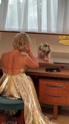 Florence Pugh [ florence-pugh ] - That french maid Satine is now getting naked in the kitchen! :D