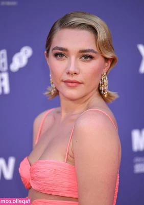 Florence Pugh [ florence-pugh ] - cock is only impressive if it can make long distance calls