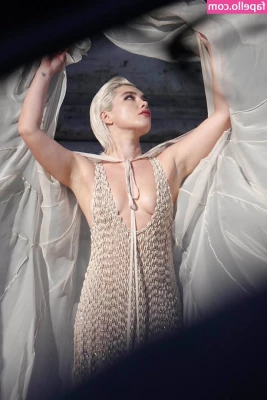Florence Pugh [ florence-pugh ] - Your daily dose of me part 1