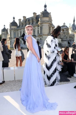 Florence Pugh [ florence-pugh ] - CUM KEEP ME COMPANY