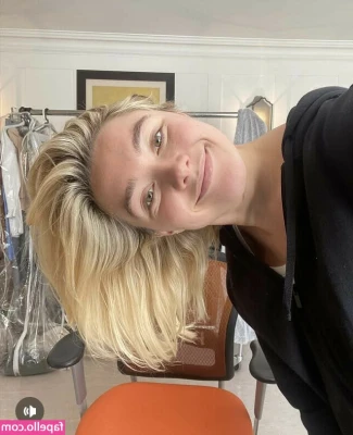 Florence Pugh [ florence-pugh ] - on the prowl for you!