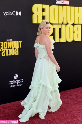 Florence Pugh [ florence-pugh ] - My mind is wild with thoughts of you and what I want you to do to me.