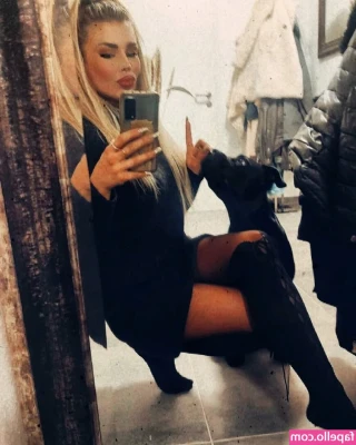 CINDY BREUER [ cindy-breuer ] - What a sexy outfit! 😏 I bet you want to see more 😜😈  I have