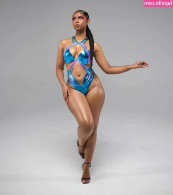 Sahara Jade Thomas [ sahara-jade-thomas ] - Christmas is coming  https www amazon de hz wish