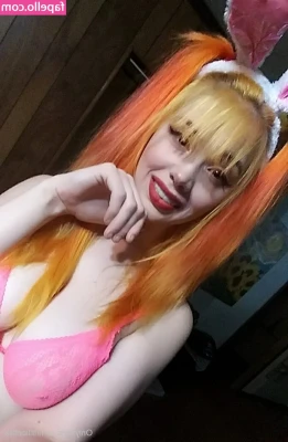 Empresselfiie - Should I pop a tit out? 😉