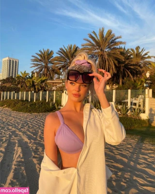 Mckenzie Hewson [ mckenzie-hewson ] - Tanning bed always gets me so hot n bothered 😮‍💨😋 I get