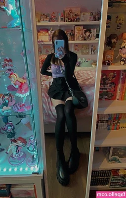 kuroebun - That pussy tho 😏 Check your messages :)