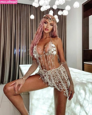 erinmichellexo - Boobs or bum