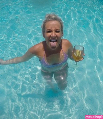 Alana - Some humiliation for my cuck