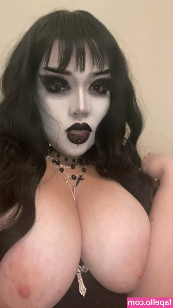 MYSTERYONCAM [ mysteryoncam-1 ] - Would you let a naughty Filipina like me, grind all over you?😈  