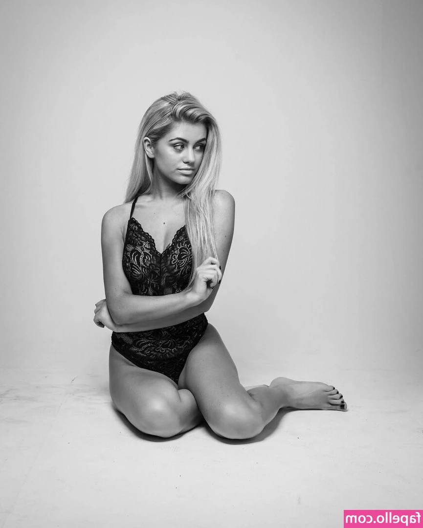 Lauryn M [ lauryn-m ] - Can I be your sex doll baby ? 😍😍What would you do to me ?