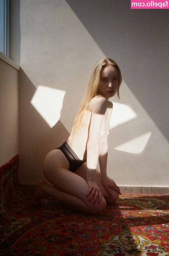 Polina Kobzeva [ polina-kobzeva ] - I’m going to be posting again real soon so lookout for that 😜