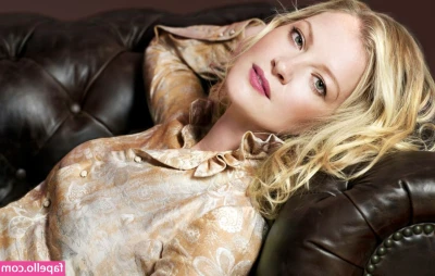 Gretchen Mol [ gretchen-mol ] - Had some fun on the beach today but their was people around