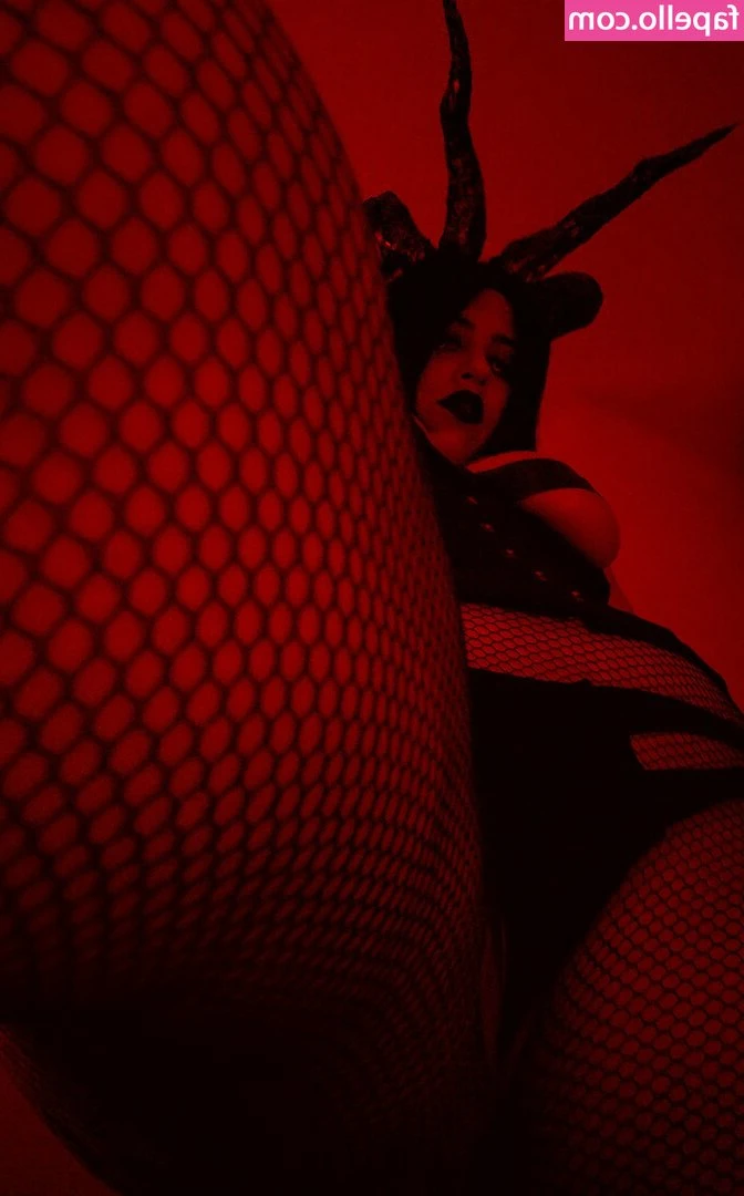 Poneycornio - One .. two .. three .. and you in my DM 😉