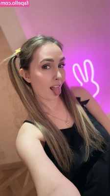 AlinaRai - sometimes i feel like a model