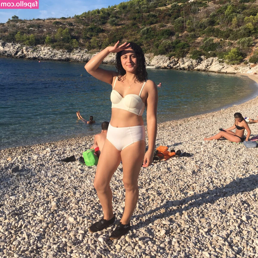 Rose Matafeo [ rose-matafeo ] - I miss yall   ive been super busy  Ill have more time end of this