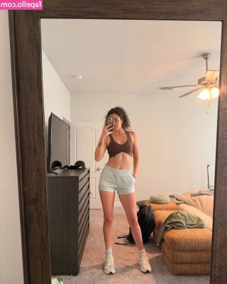 Meghan Lane [ meghan-lane ] - I see people keep constantly dropping out of my  Fans  list Some I