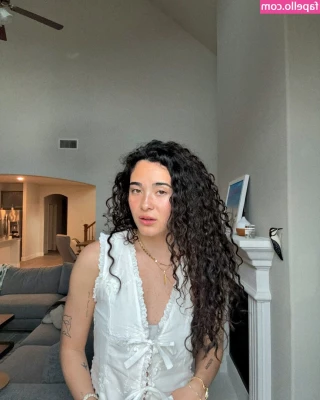 Meghan Lane [ meghan-lane ] - I'm no Vampire, but I sure do know how to suck. 👻💦