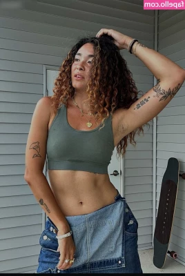 Meghan Lane [ meghan-lane ] - Selfies in my orange set and a flannel   Do we like these poses