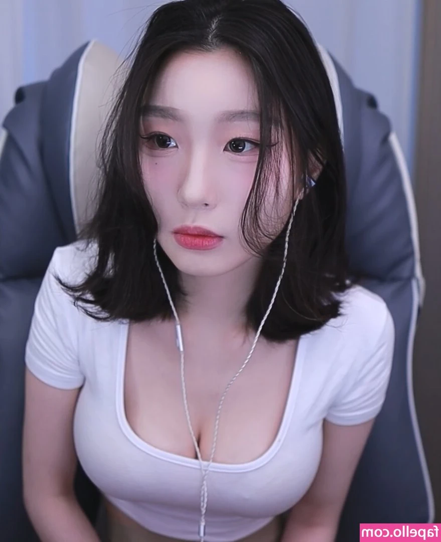 saeyobim - 🗓️SOLO SATURDAY🗓️  just giving u a tour of my body 😻