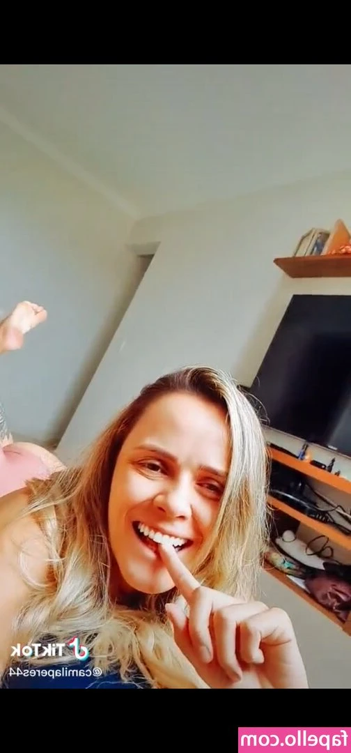 Camila Peres [ camila-peres ] - Look what an exciting edge. I want you to tilt me on this slope and