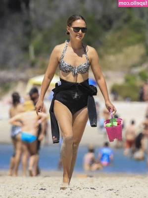 Natalie Portman [ natalie-portman ] - HOPE YOU ARE ALL READY FOR A VERY NAUGHTY DAY? 😜 XXX