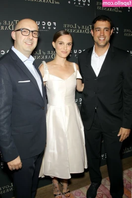 Natalie Portman [ natalie-portman ] - who can handle me twerking my ass all over them? id move my panties