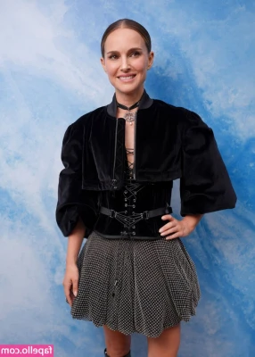 Natalie Portman [ natalie-portman ] - My clit is ready to be sucked 😍