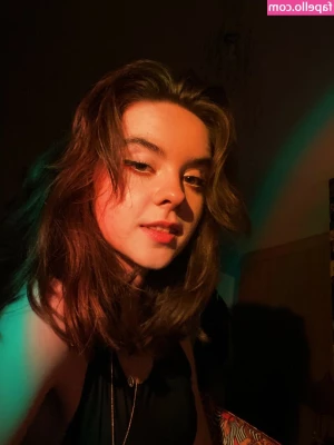 Laura Anne [ laura-anne ] - Come over here and warm up with me