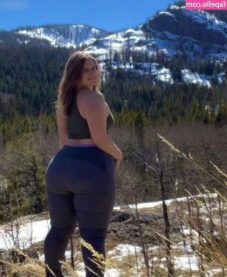 Curvy_Krysta [ curvy-krysta ] - I can't wait for my big dildo to arrive!!! I craveeee it