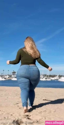 Curvy_Krysta [ curvy-krysta ] - Hasta el fondo y más allá